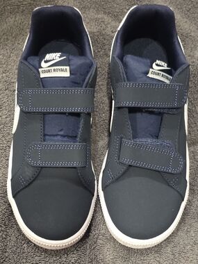 Nike Court Royale Kids Navy Velcro Sneakers